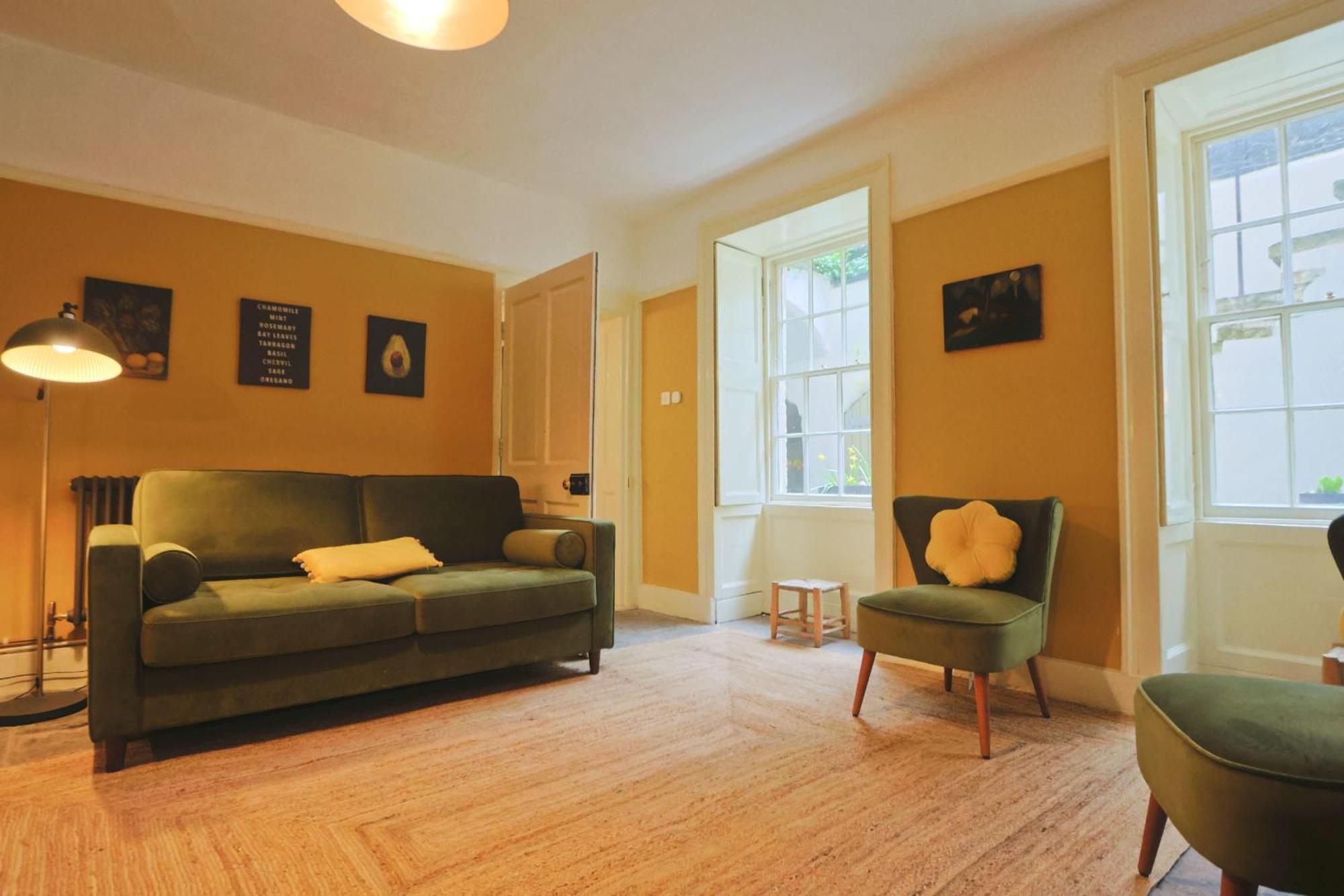 Two Bedroom Flat In Caledonia Place Apartamento *