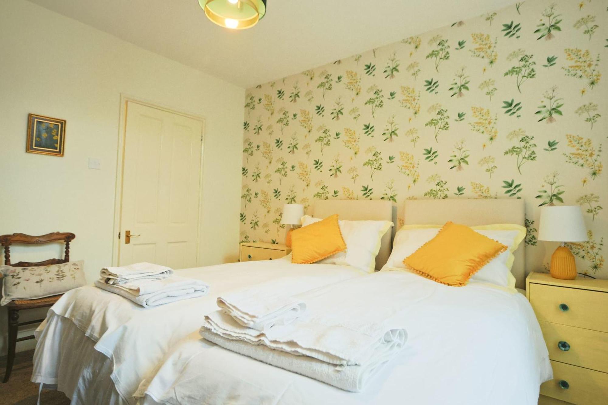 Two Bedroom Flat In Caledonia Place Apartamento Bristol
