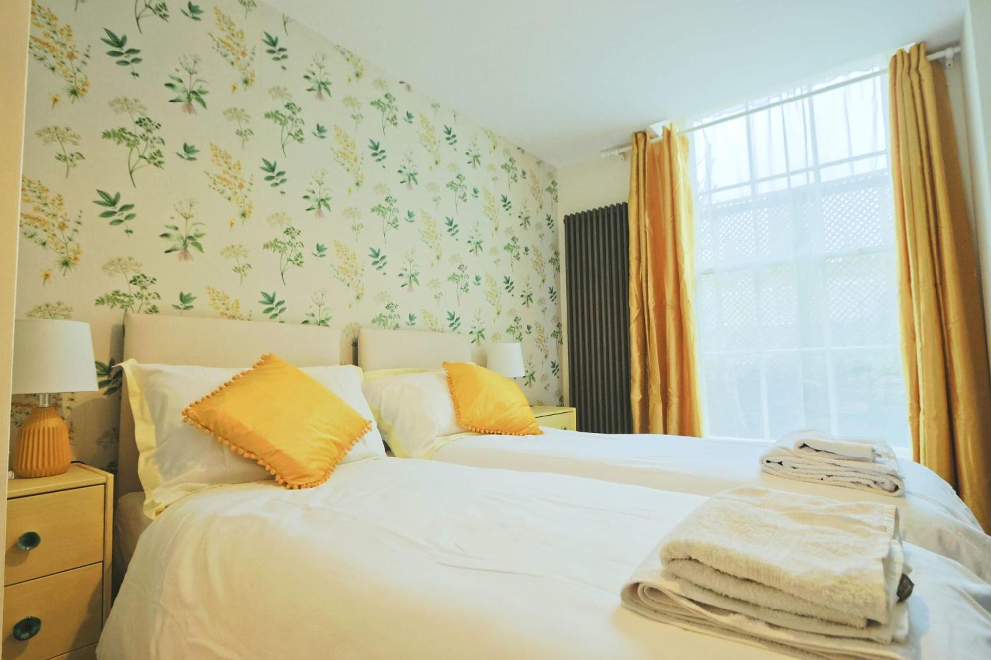 Two Bedroom Flat In Caledonia Place Apartamento Bristol